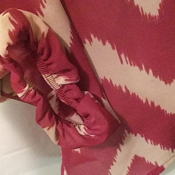 Charming Charlie Chevron Top with Criss Cross Back - Picture 4 of 7